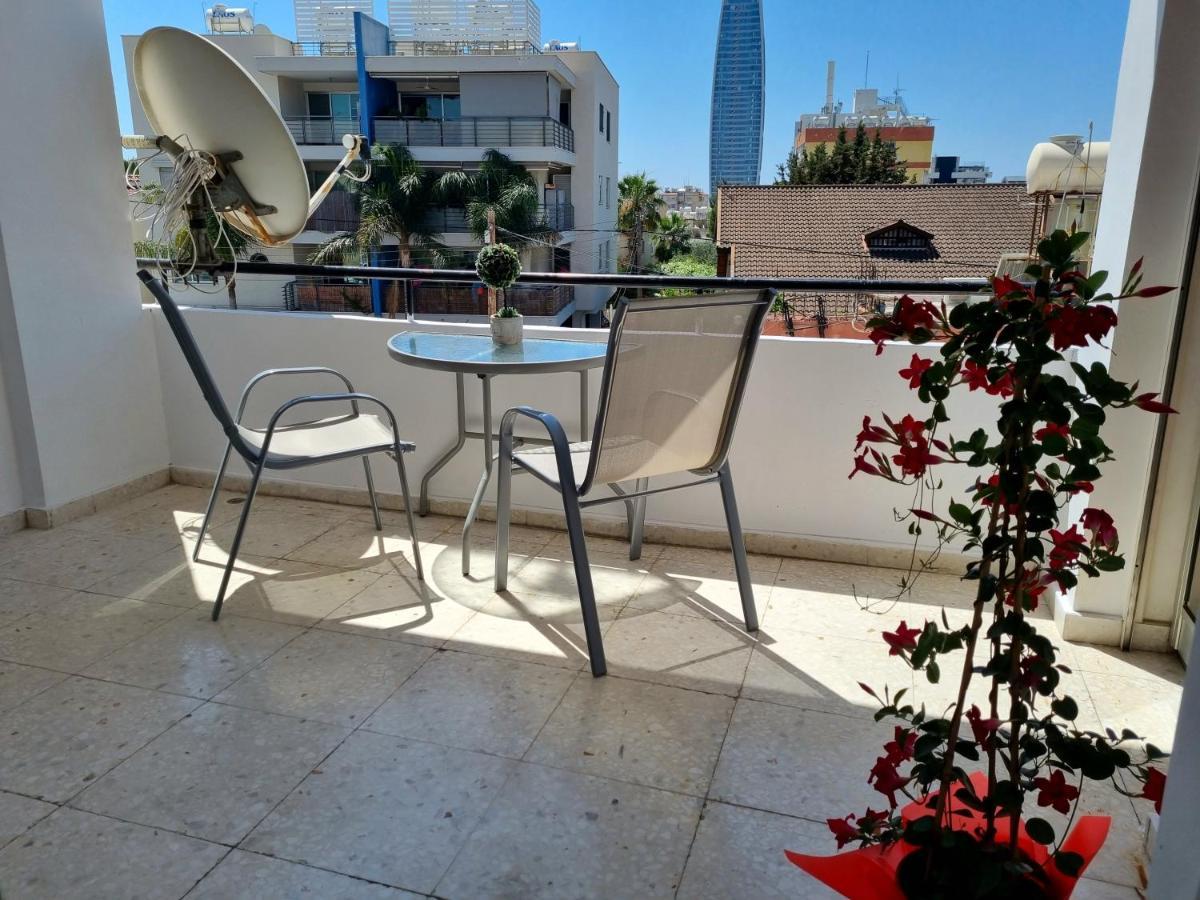 Ikaros Boutique Apartment Limassol Luaran gambar